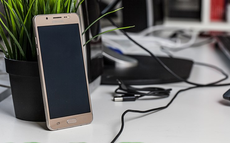 Samsung-Galaxy-J5-2016-recenzija-test-0.jpg
